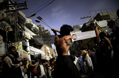 Pakistani Shi'ite flagellants